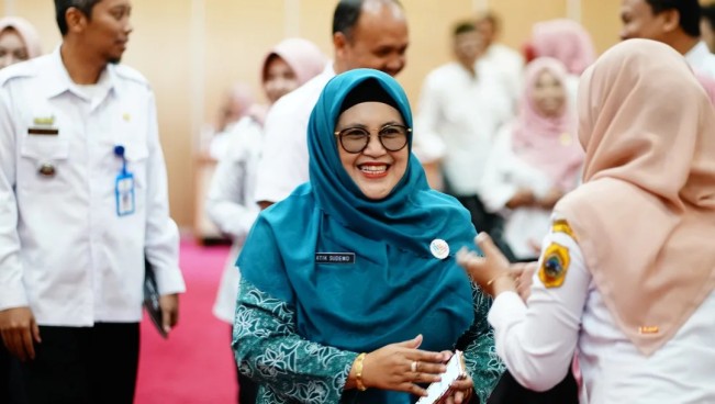 Atik Kusdarwati diketahui juga mengemban tugas sebagai Ketua Tim Pembina Posyandu Kabupaten Pati. [Instagram @humaspati]